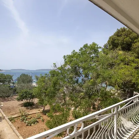 Beachfront Gaj - Happy *