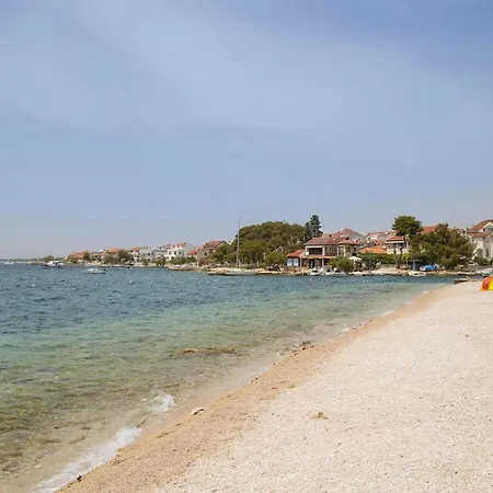 Apartment Beachfront Gaj - Happy Sibenik