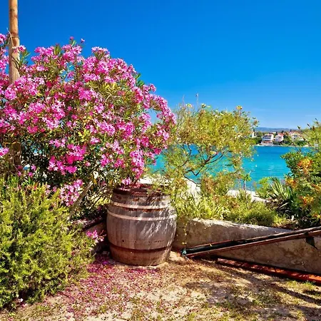 Beachfront Gaj - Happy Apartment